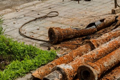 Cast-Iron-Sewer-Pipe-Rusted